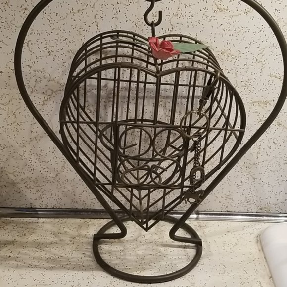 VTG Heart shaped metal birdcage candle holder